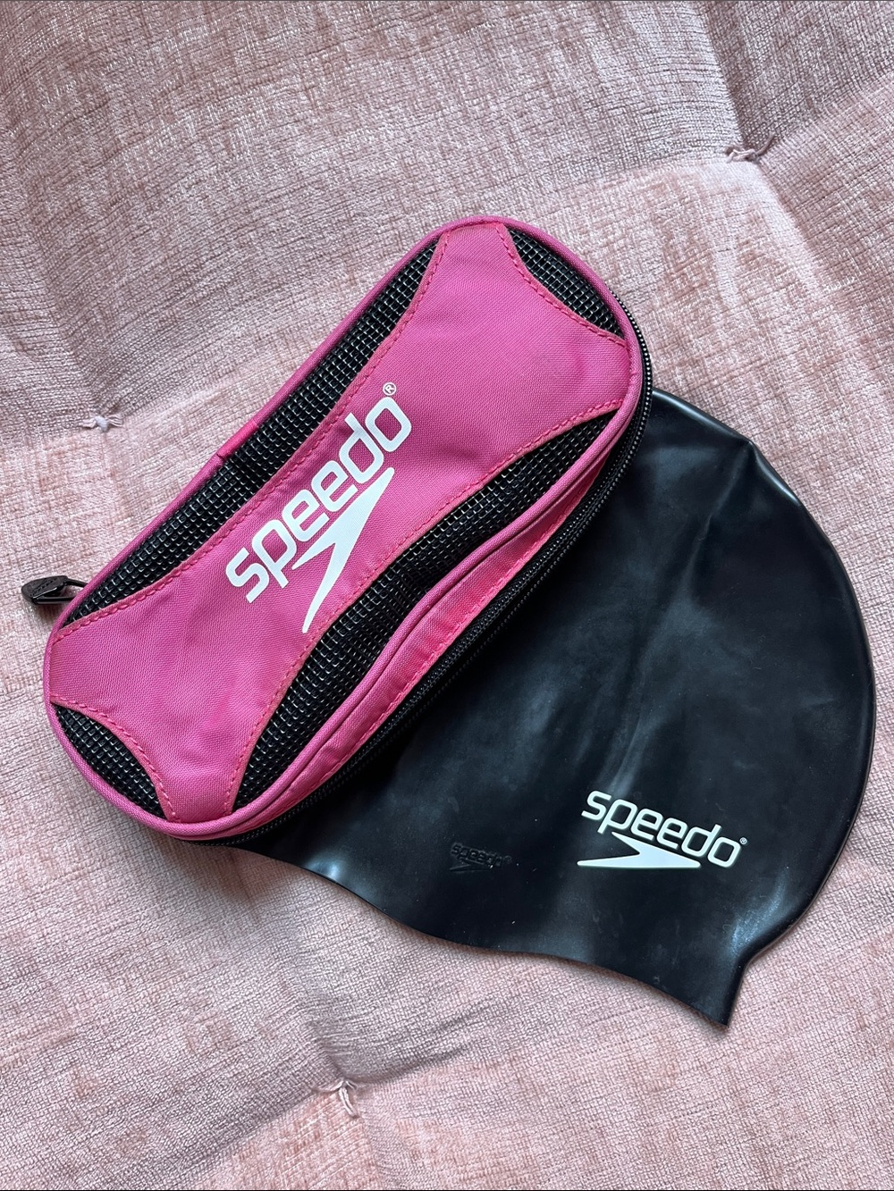 SPEEDO SWIM SWIMMING CAP AND SOFT GOOGLE CASE PINK SPORT SPORTS SPORTY SWIM SURF